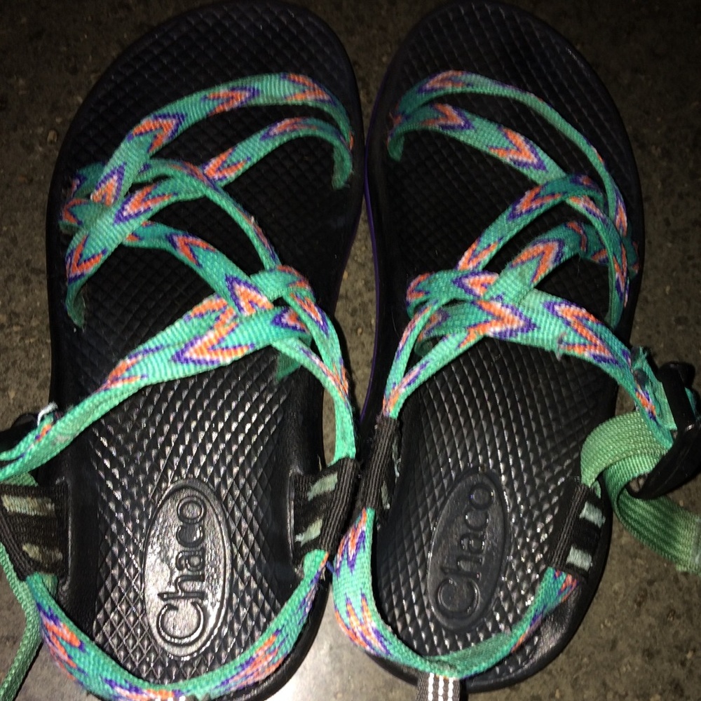 Girls chacos